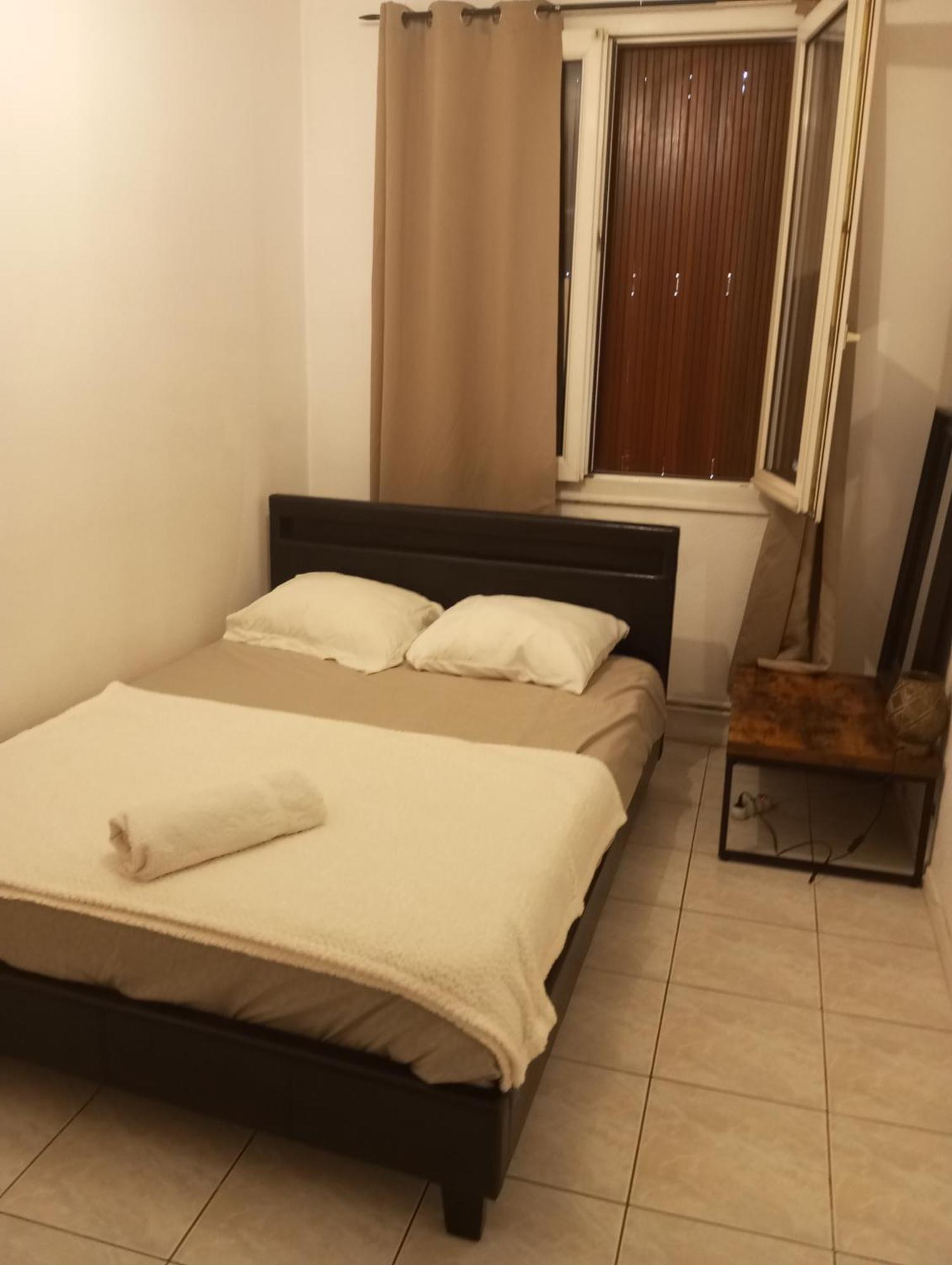 Appartamento Chambre Cour Fontaine  Esterno foto